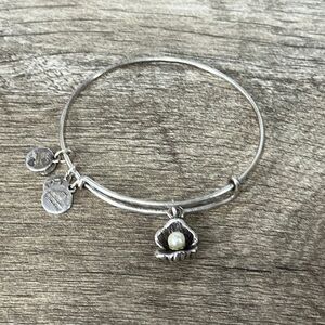 Alex and Ani oyster with pearl bracelet